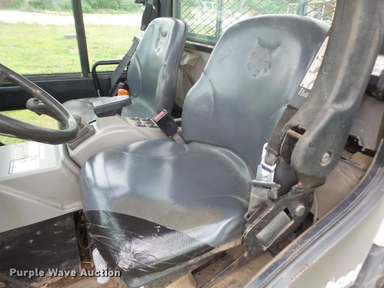 image for item DA1582 2002 Bobcat Toolcat 5600 utility work machine