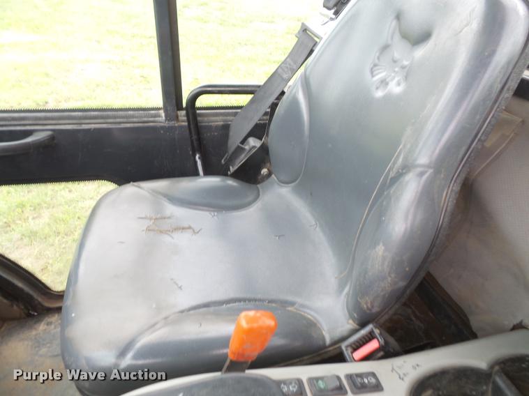 image for item DA1582 2002 Bobcat Toolcat 5600 utility work machine