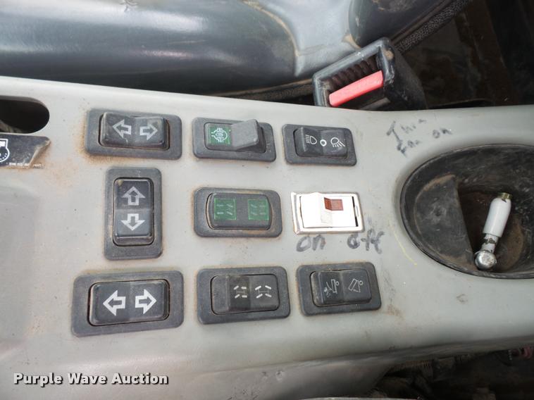 image for item DA1582 2002 Bobcat Toolcat 5600 utility work machine