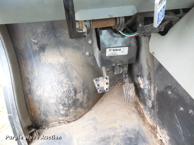 image for item DA1582 2002 Bobcat Toolcat 5600 utility work machine