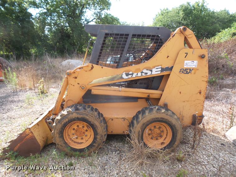 image for item DA1618 2002 Case 85XT skid steer