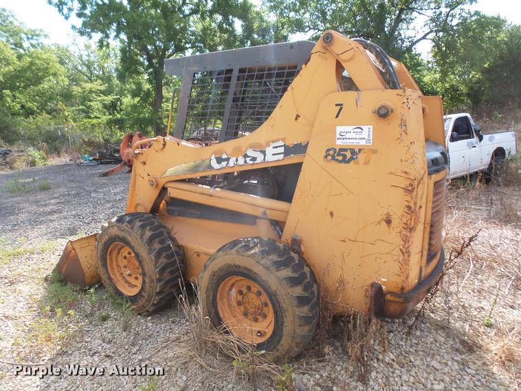 image for item DA1618 2002 Case 85XT skid steer