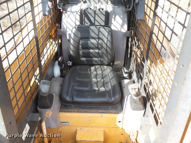 image for item DA1618 2002 Case 85XT skid steer