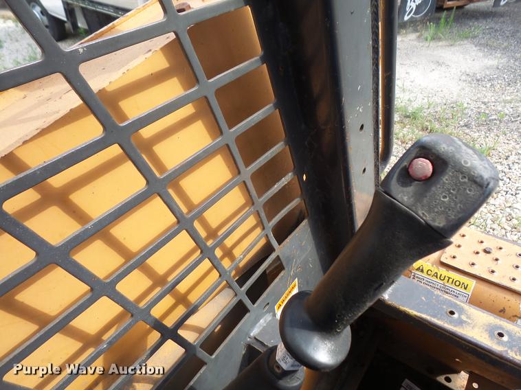 image for item DA1618 2002 Case 85XT skid steer