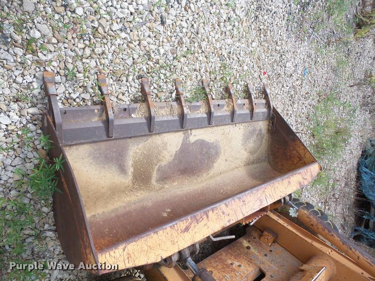 image for item DA1618 2002 Case 85XT skid steer