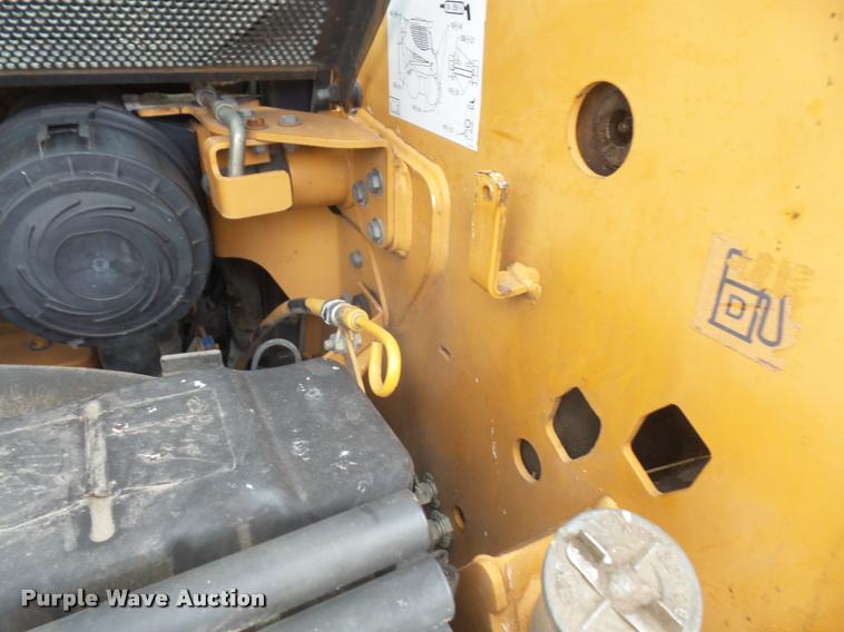 image for item DA1618 2002 Case 85XT skid steer