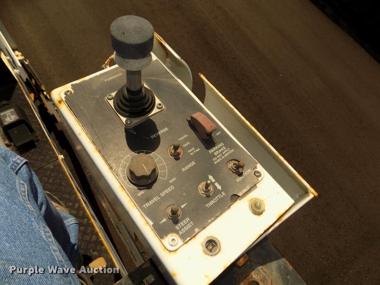 image for item DA3035 2005 Roadtec RP-190 paver