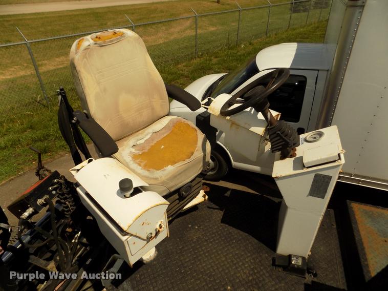 image for item DA3035 2005 Roadtec RP-190 paver