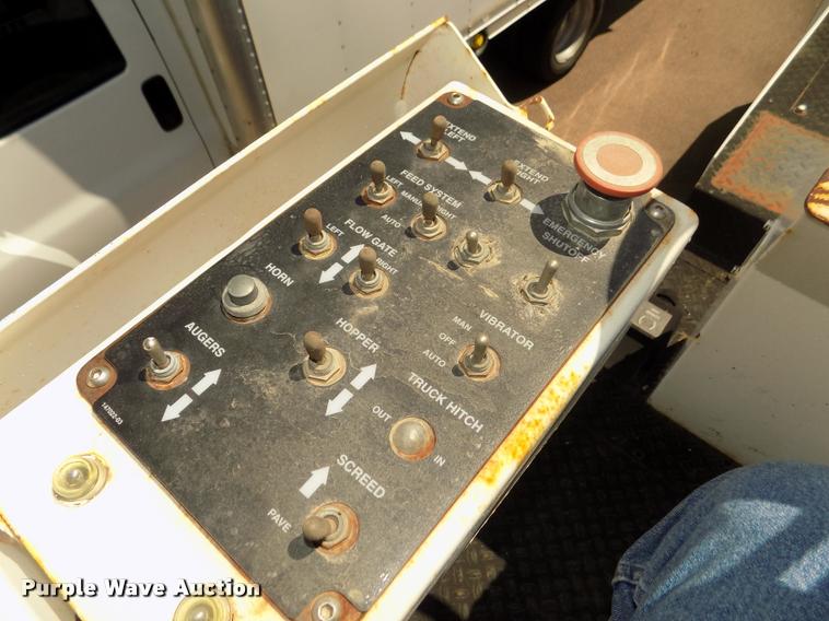 image for item DA3035 2005 Roadtec RP-190 paver