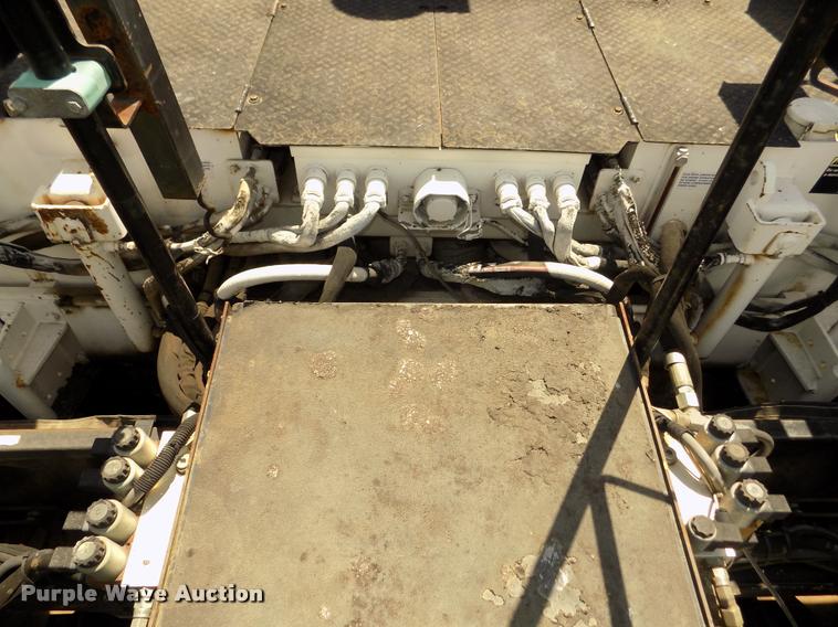 image for item DA3035 2005 Roadtec RP-190 paver