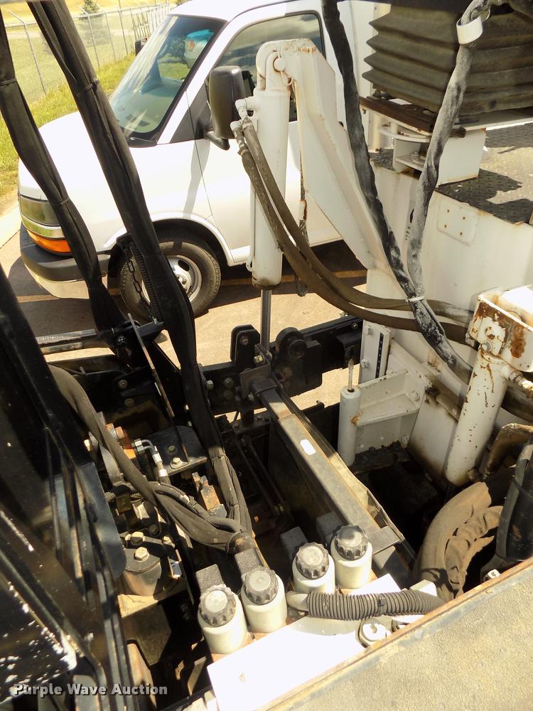 image for item DA3035 2005 Roadtec RP-190 paver