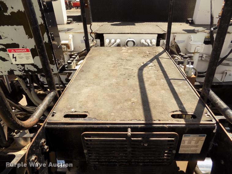 image for item DA3035 2005 Roadtec RP-190 paver