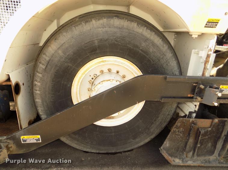 image for item DA3035 2005 Roadtec RP-190 paver