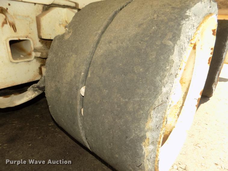 image for item DA3035 2005 Roadtec RP-190 paver