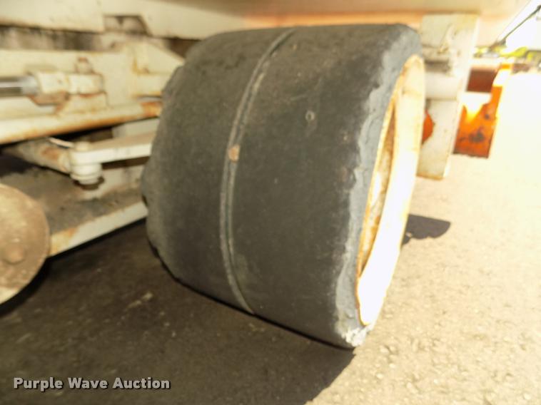 image for item DA3035 2005 Roadtec RP-190 paver