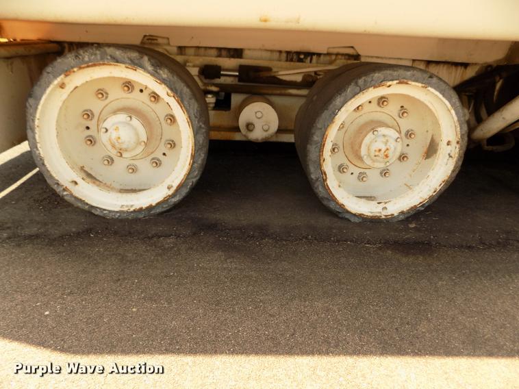 image for item DA3035 2005 Roadtec RP-190 paver