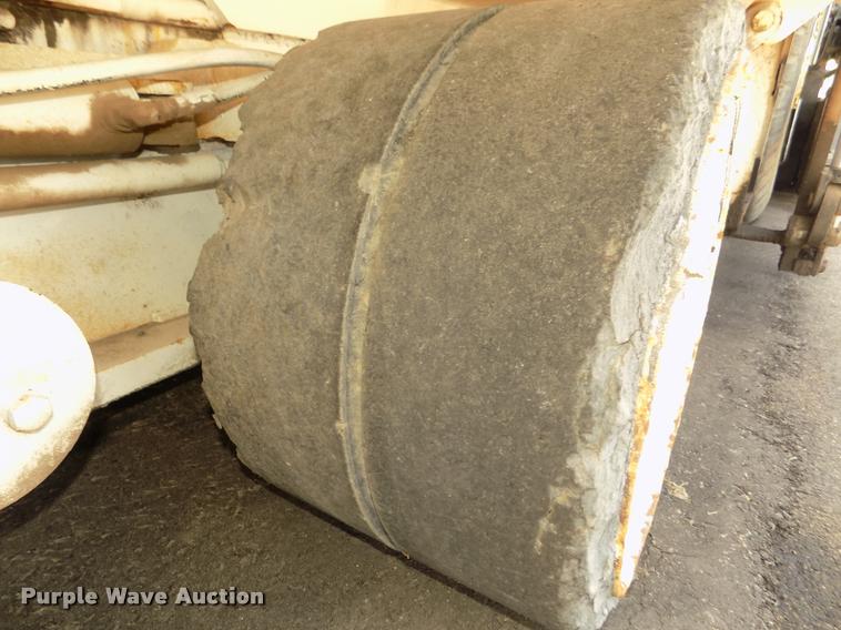 image for item DA3035 2005 Roadtec RP-190 paver