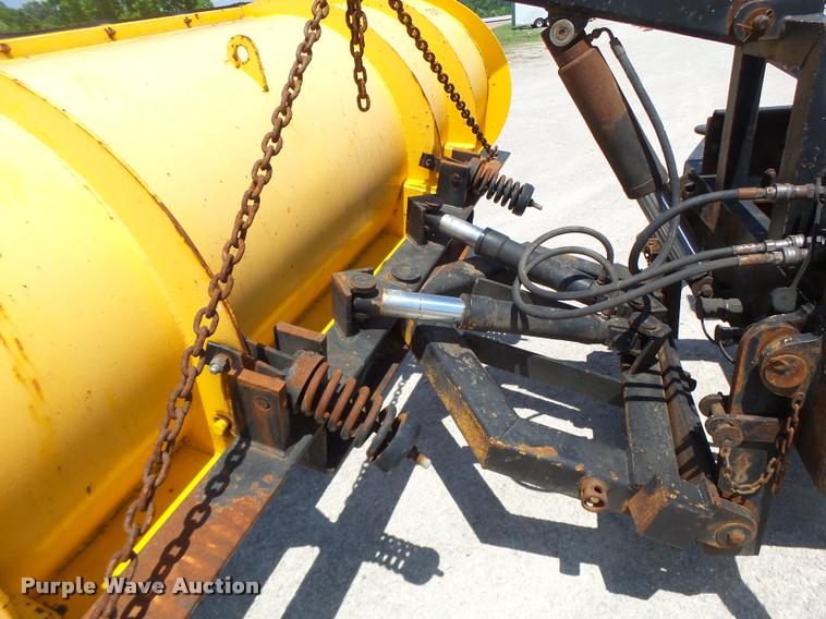 image for item DA3490 2002 International 4900 dump truck