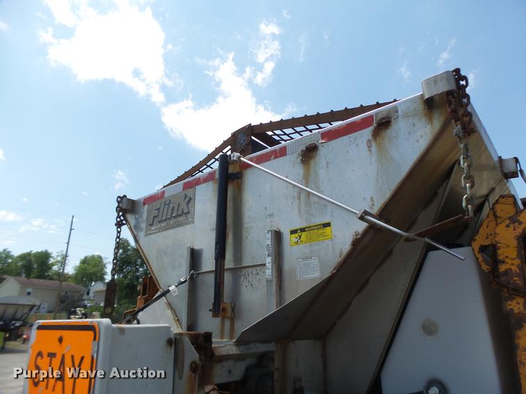 image for item DA3490 2002 International 4900 dump truck