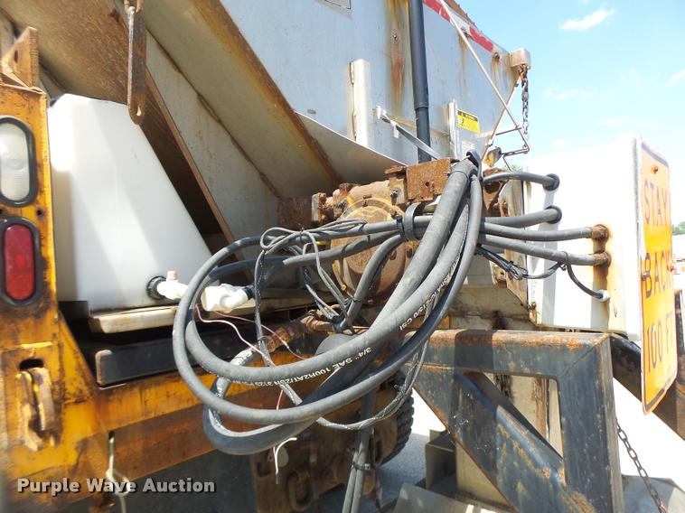 image for item DA3490 2002 International 4900 dump truck