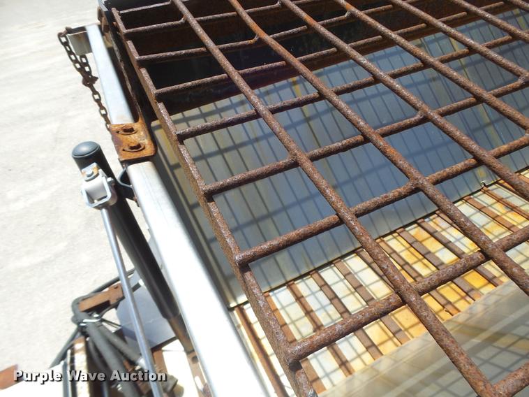 image for item DA3490 2002 International 4900 dump truck