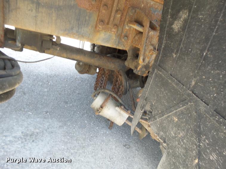 image for item DA3490 2002 International 4900 dump truck