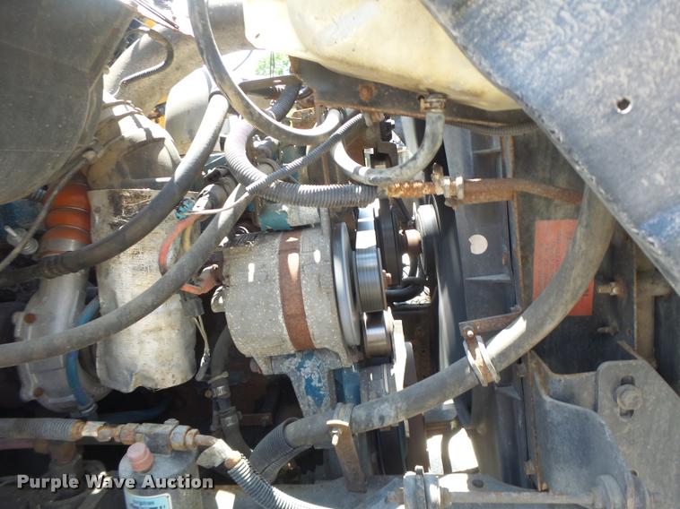 image for item DA3490 2002 International 4900 dump truck