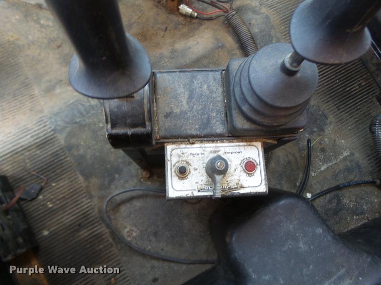 image for item DA3490 2002 International 4900 dump truck