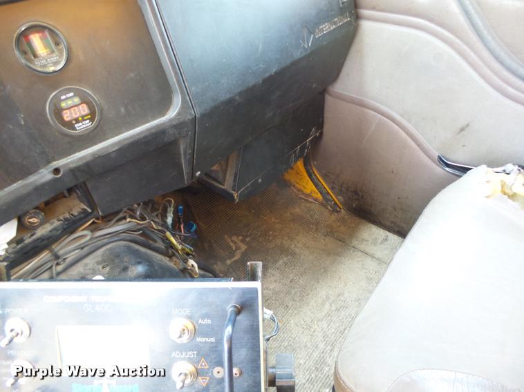 image for item DA3490 2002 International 4900 dump truck