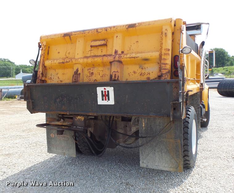 image for item DB1351 2001 International 4900 dump truck