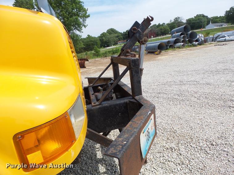 image for item DB1351 2001 International 4900 dump truck