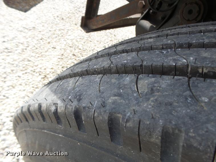 image for item DB1351 2001 International 4900 dump truck