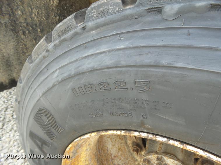 image for item DB1351 2001 International 4900 dump truck