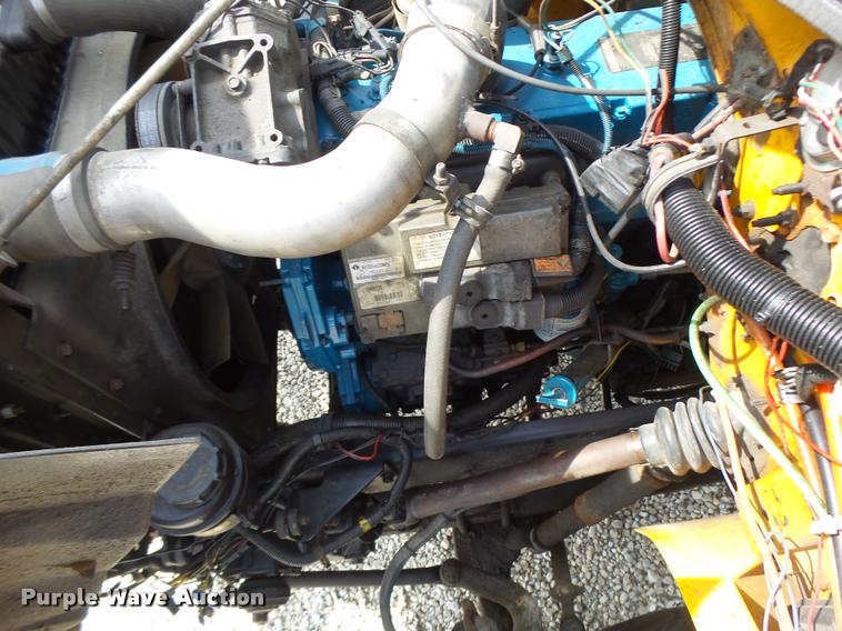 image for item DB1351 2001 International 4900 dump truck