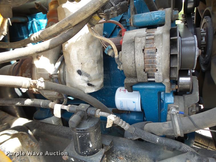 image for item DB1351 2001 International 4900 dump truck