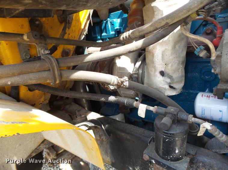 image for item DB1351 2001 International 4900 dump truck