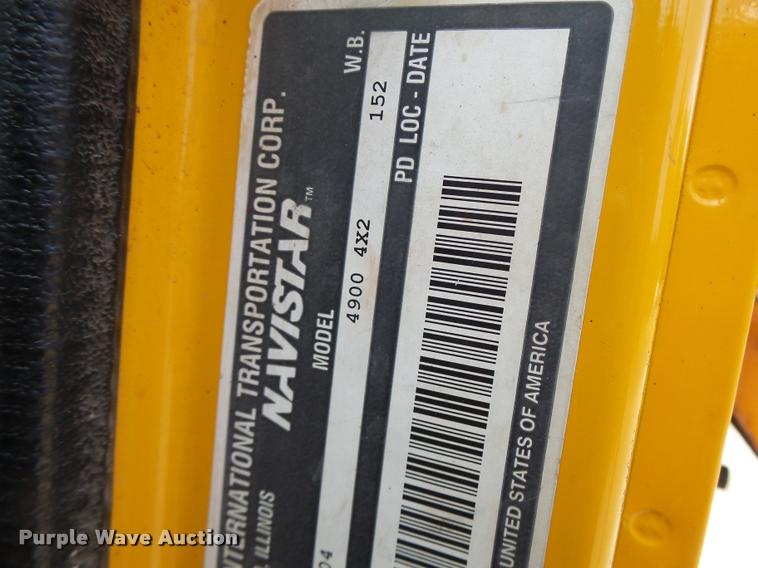 image for item DB1351 2001 International 4900 dump truck