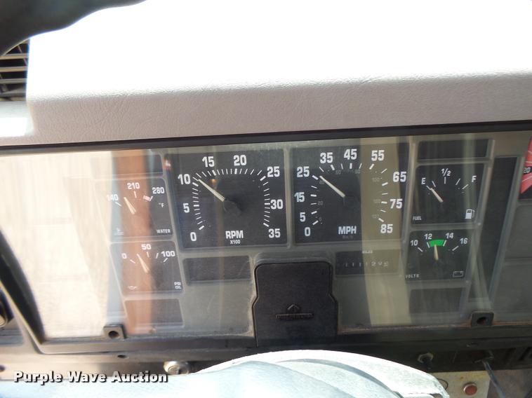 image for item DB1351 2001 International 4900 dump truck