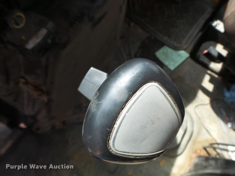 image for item DB1351 2001 International 4900 dump truck