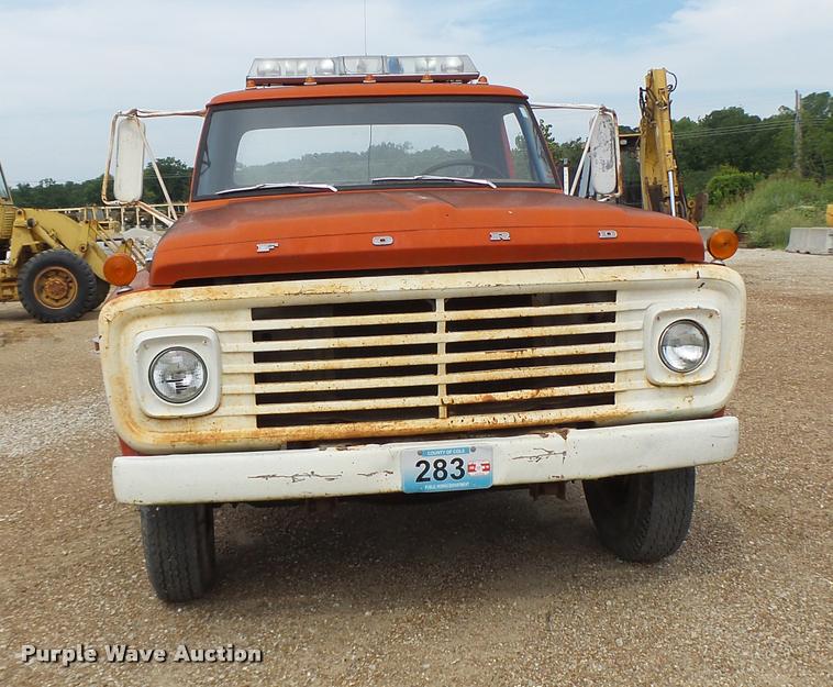 image for item DB1353 1969 Ford 600 truck chassis