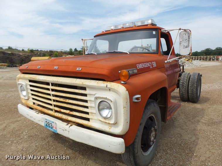 image for item DB1353 1969 Ford 600 truck chassis
