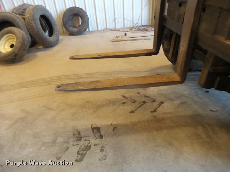 image for item DB1358 Clark DRT-30 forklift