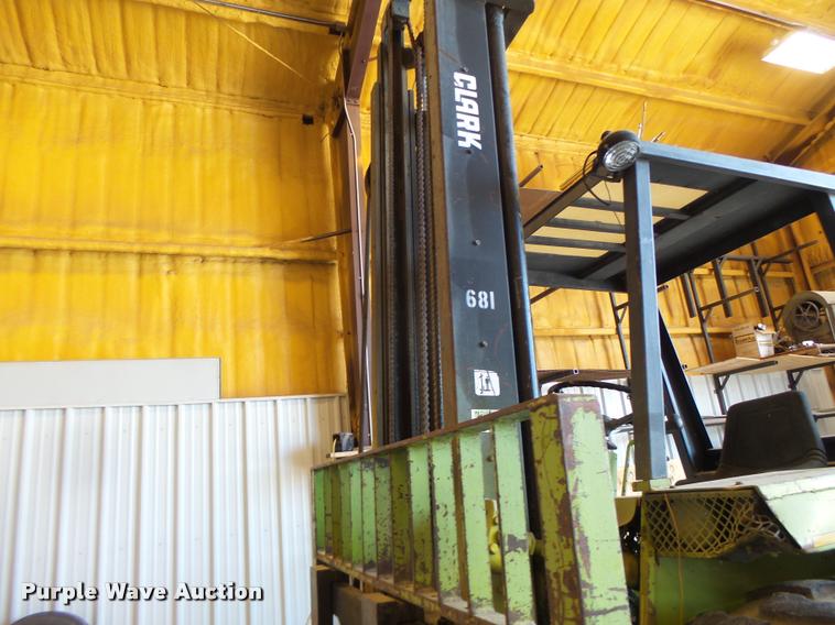image for item DB1358 Clark DRT-30 forklift