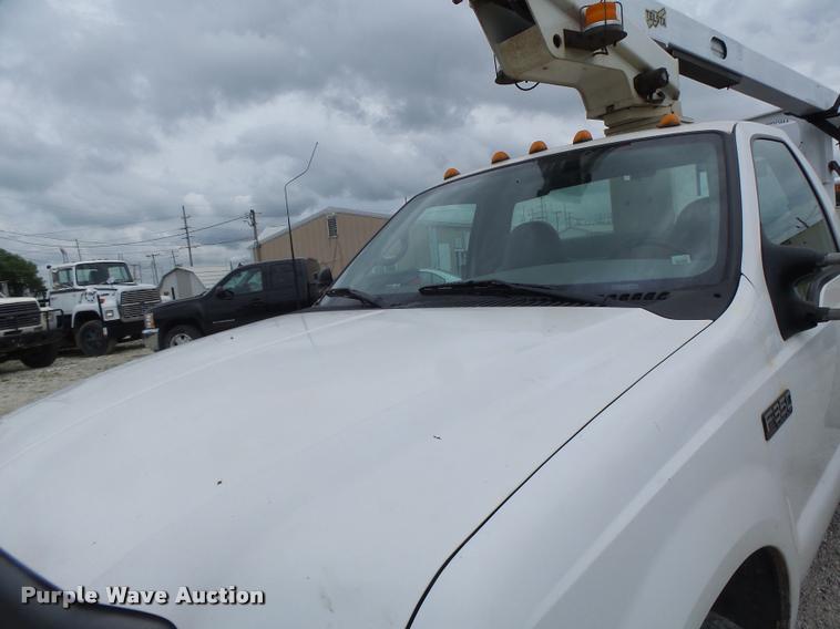 image for item DB1382 1999 Ford F350 Super Duty bucket truck