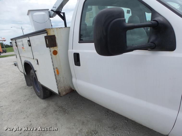 image for item DB1382 1999 Ford F350 Super Duty bucket truck