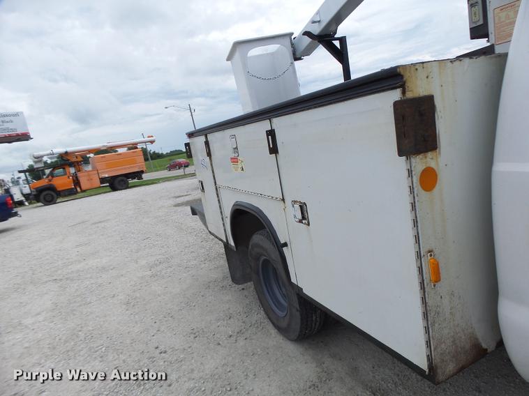 image for item DB1382 1999 Ford F350 Super Duty bucket truck