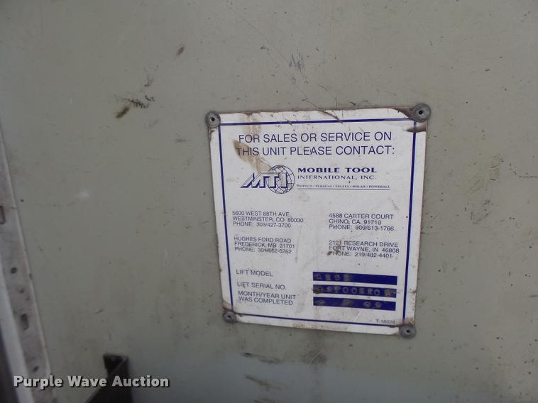 image for item DB1382 1999 Ford F350 Super Duty bucket truck