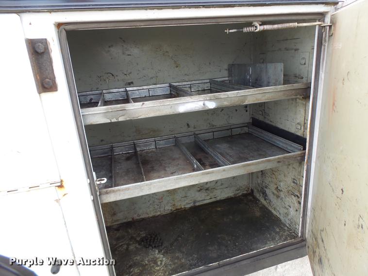 image for item DB1382 1999 Ford F350 Super Duty bucket truck