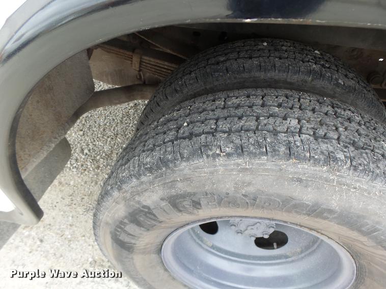 image for item DB1382 1999 Ford F350 Super Duty bucket truck