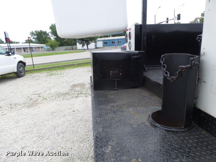 image for item DB1382 1999 Ford F350 Super Duty bucket truck